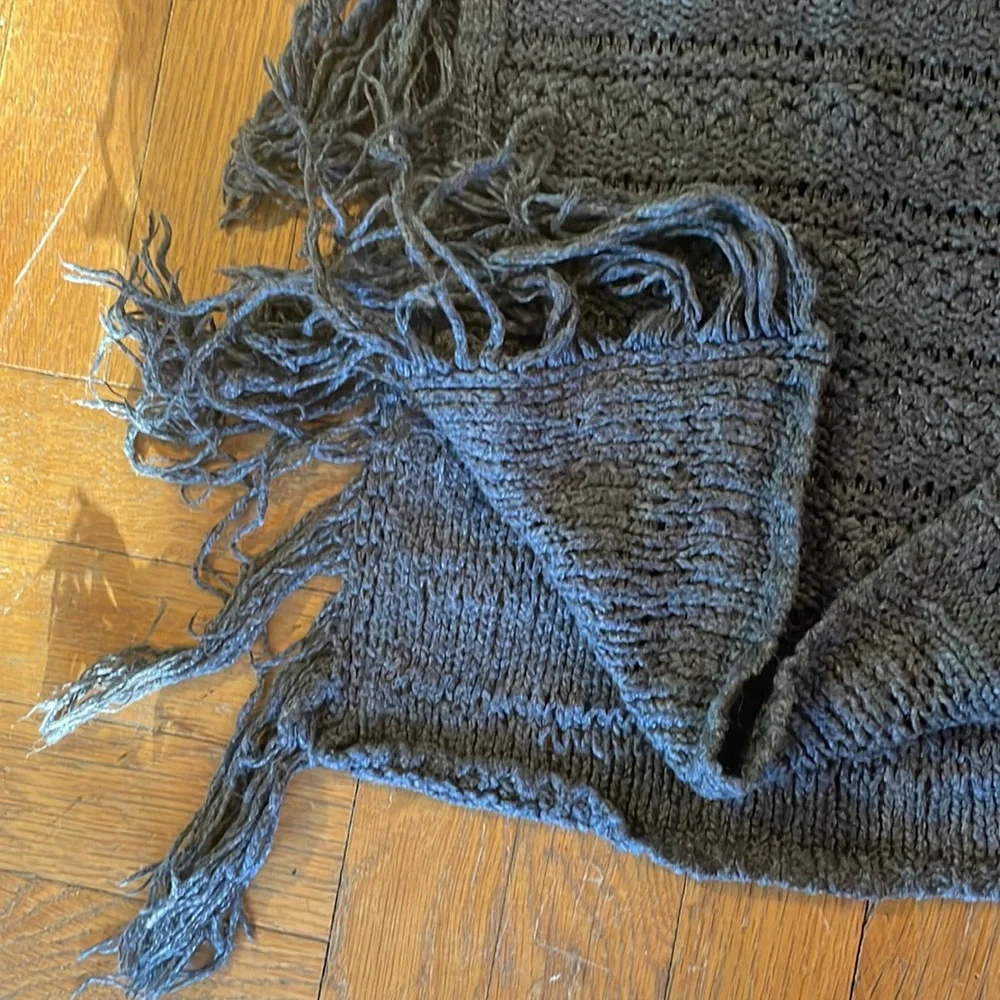 Hollister fringe Sweater - Picture 4 of 5